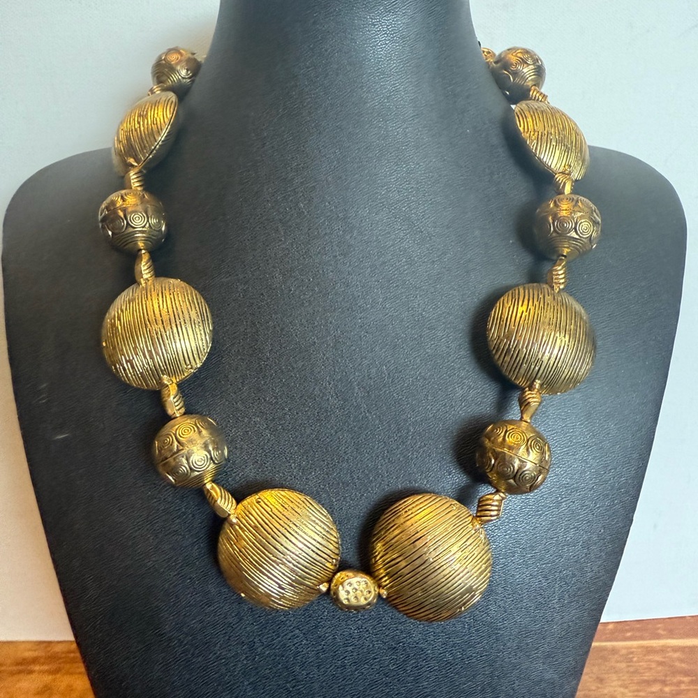 Big Bold Chunky Gold-Tone Ribbed Design Bead Necklace